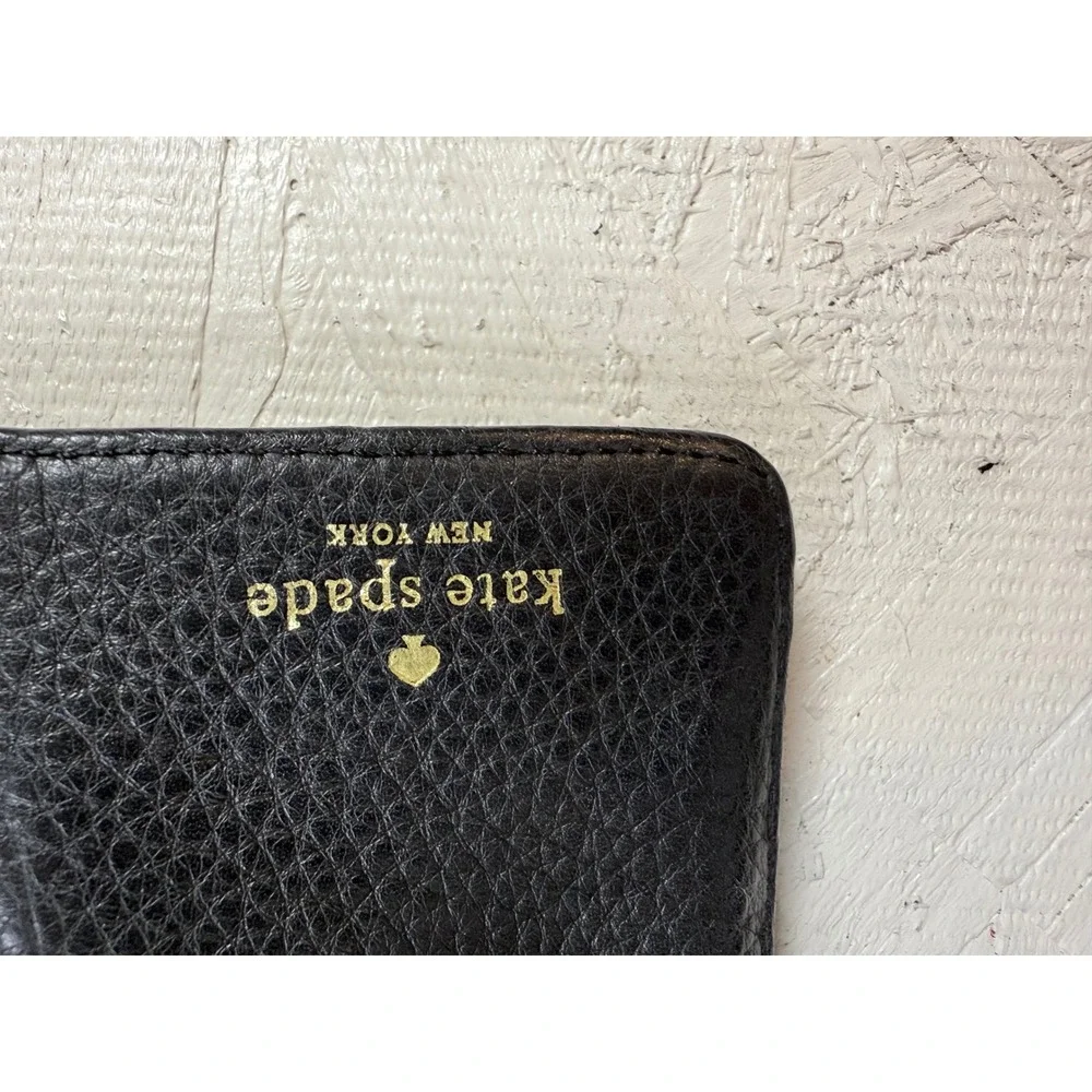 Kate Spade NY Black Leather Zip Wallet Wristlet with Striped Lining PWRU3997‎
